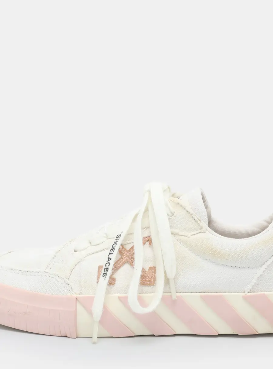 Off-White Vulcanized Size 38 White Canvas Low Top Sneakers