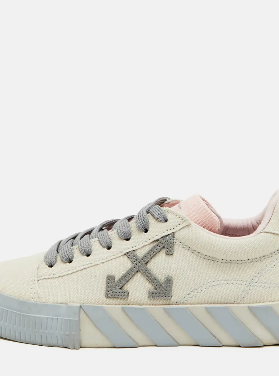 Off-White Vulcanized Size 38 Off White/Grey Canvas Low Top Sneakers