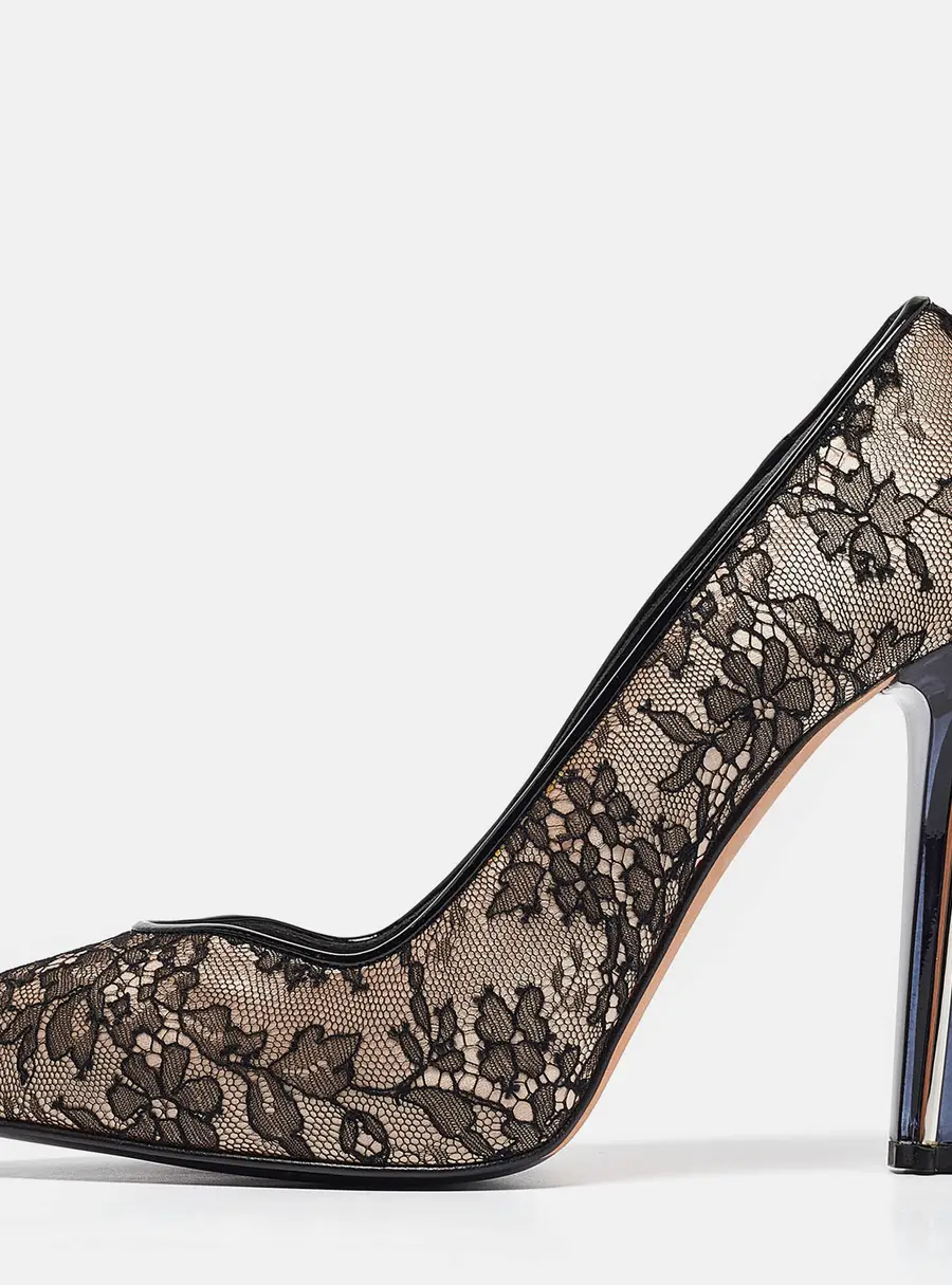 Alexander McQueen Beige/Black Mesh and Satin Pointed Toe Pumps Size 38.5
