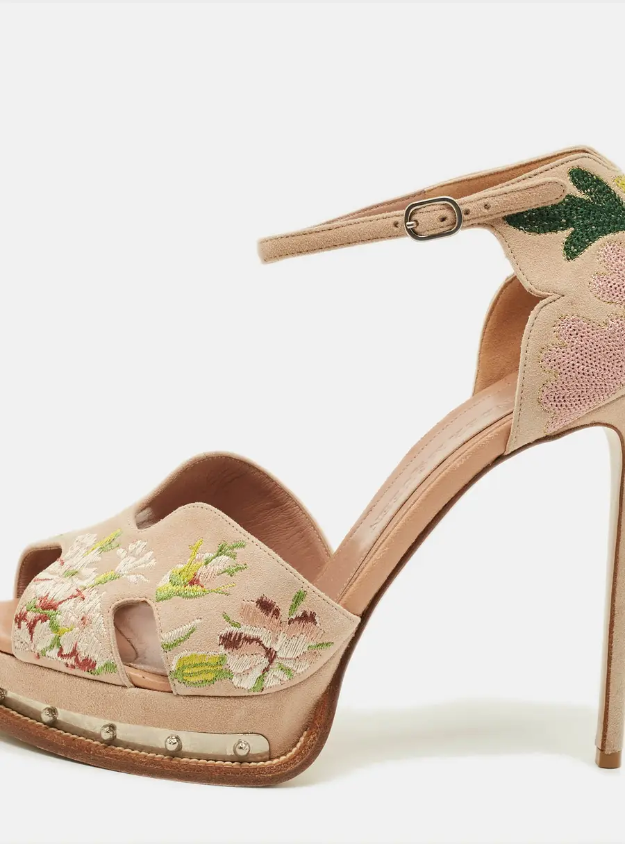Alexander McQueen Size 39 Beige Suede Ankle Strap Sandals