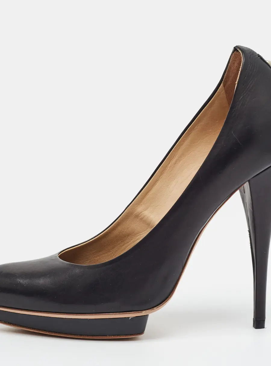 Alexander McQueen Size 40 Black Leather Studded Platform Pumps