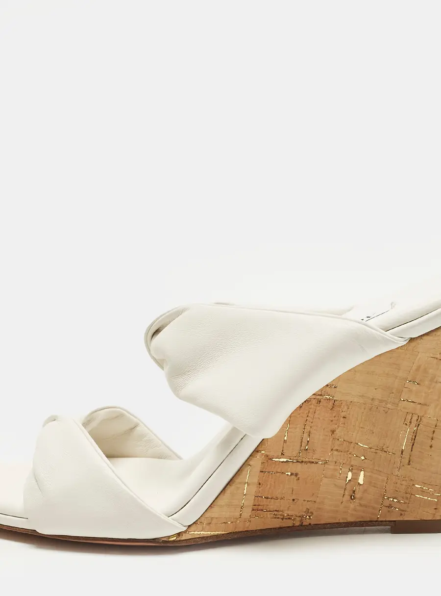 Aquazzura Size 38.5 White Leather Cork Wedge Sandals