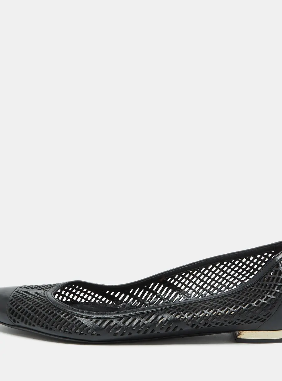 Burberry Black Laser Cut Leather Bradshaw Pointed Toe Flats Size 38