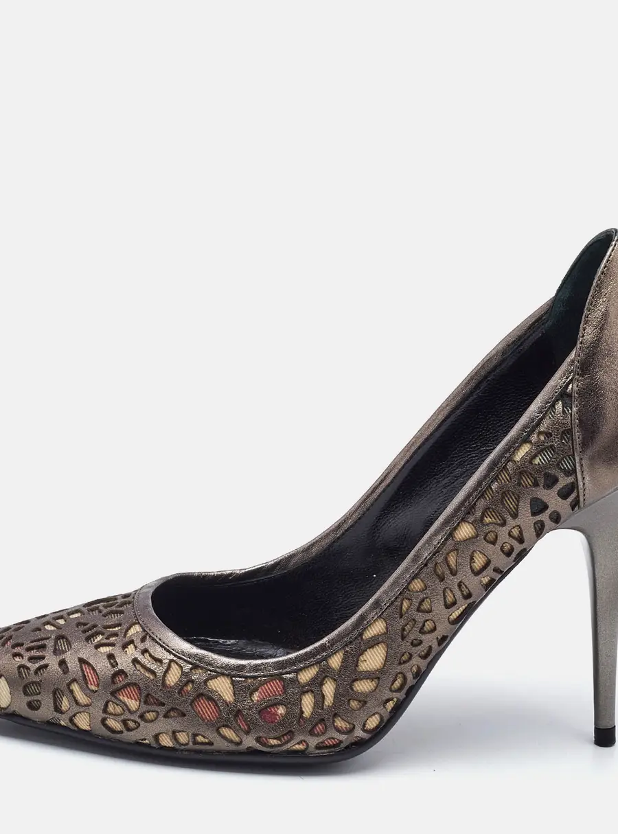 Burberry Metallic Grey Laser Cut Leather And Nova Check Pointed Toe Pumps Size 38