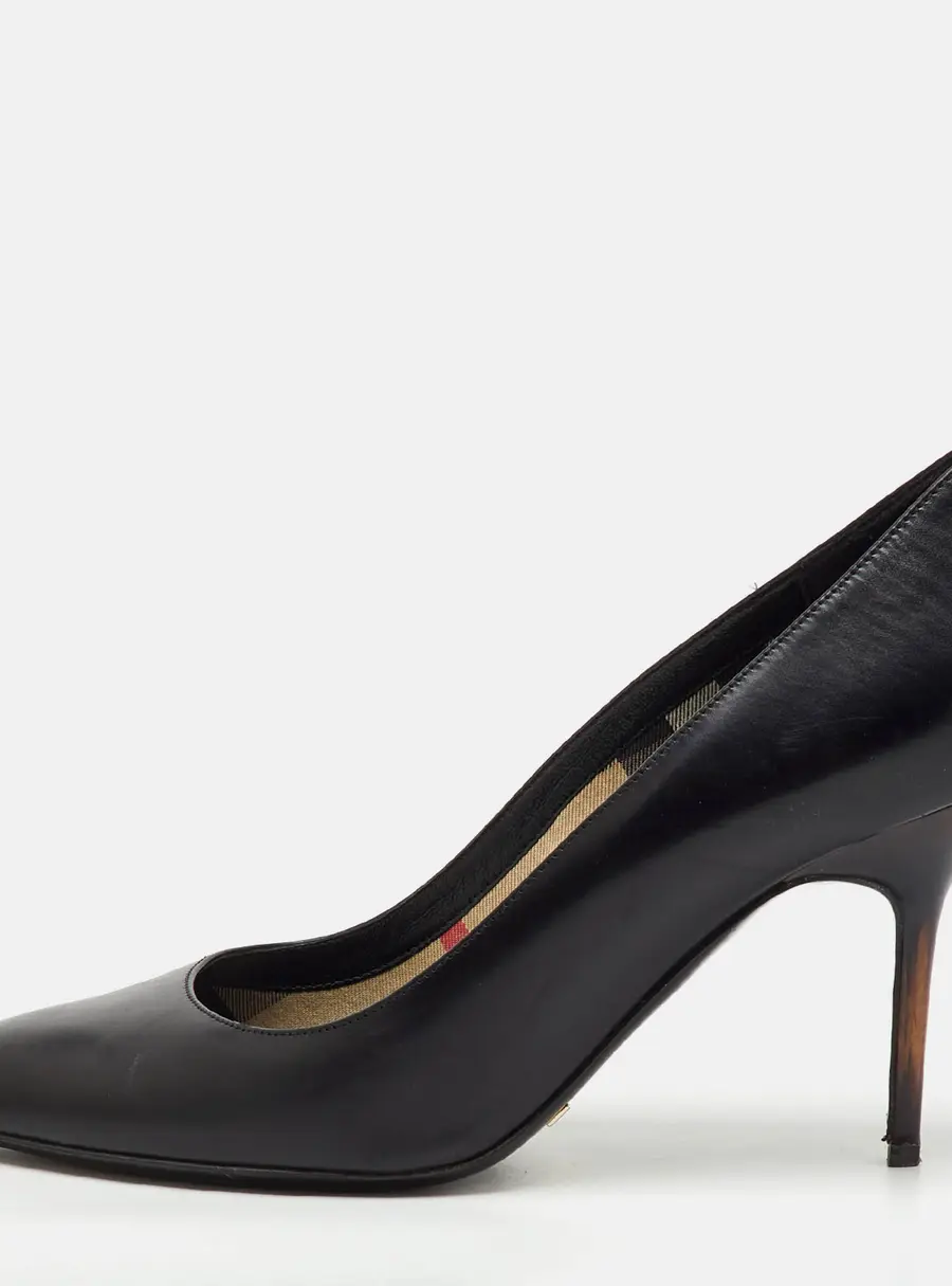 Burberry Black Leather Pointed Toe Pumps Size 40