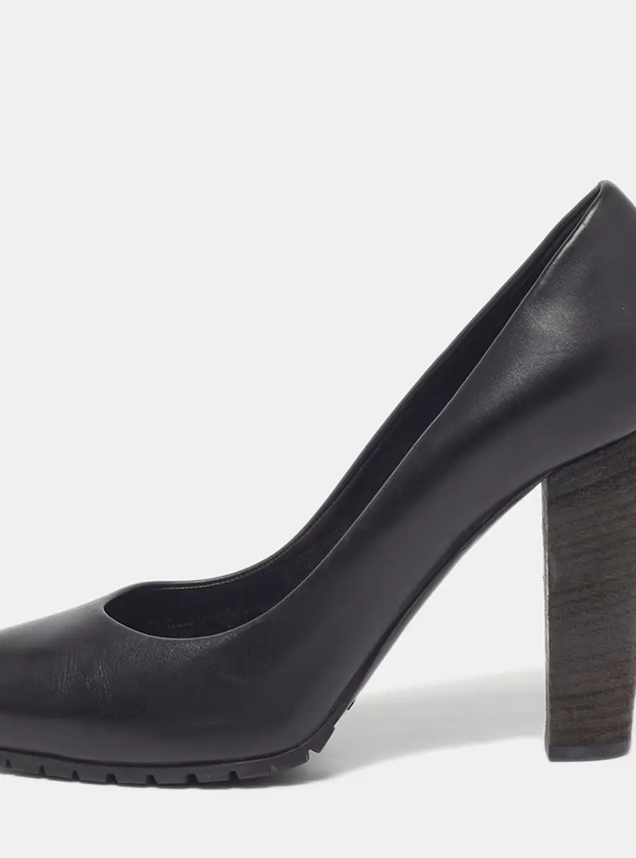 Burberry Size 37.5 Black Leather Platform Pumps