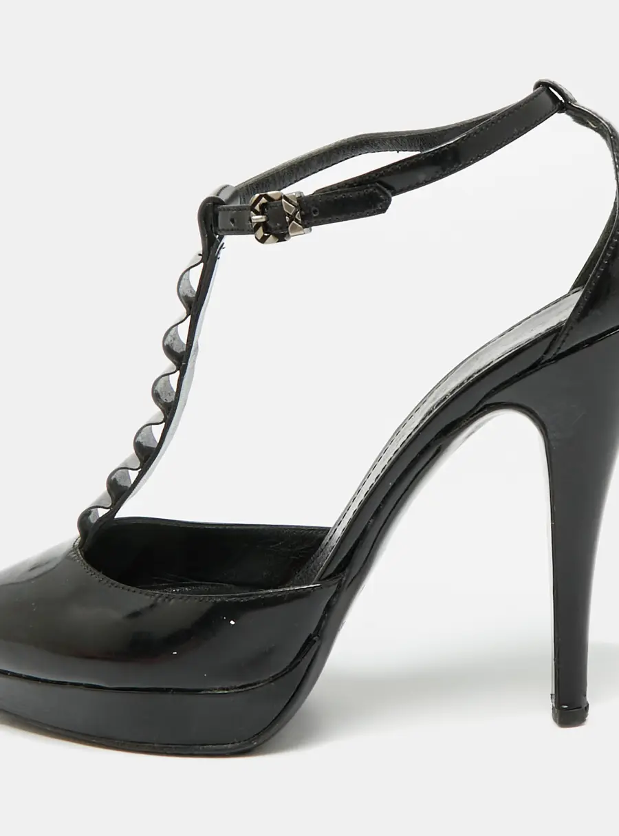 Burberry Size 39 Black Patent Leather  Tstrap Pumps