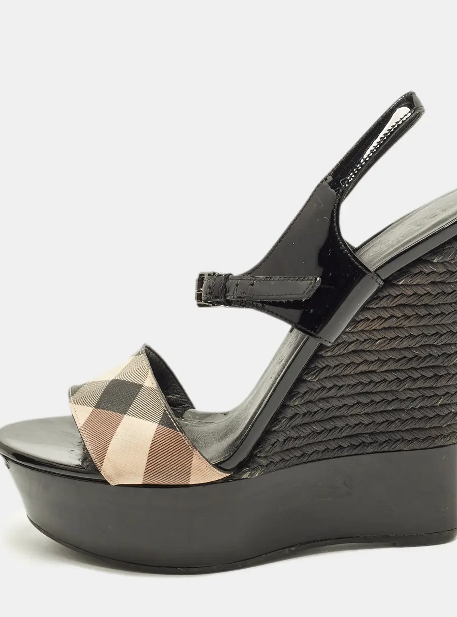 Burberry Size 40 Black/Beige Canvas and Patent Leather Wedge Sandals