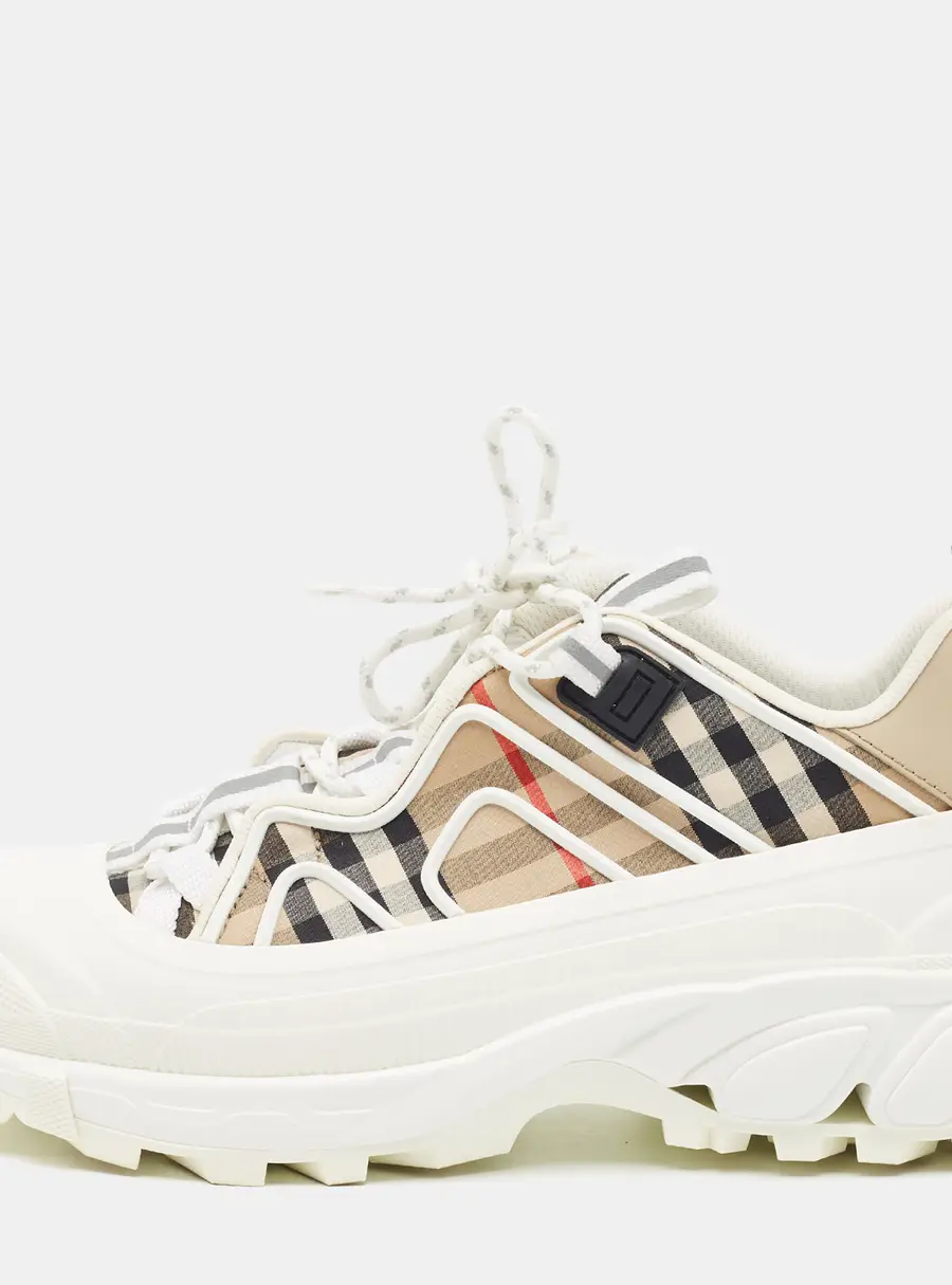 Burberry Arthur Size 38.5 Beige Vintage Check Canvas Low Top Sneakers