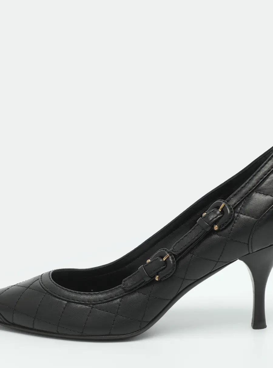 Burberry Size 36 Black Quilted Leather Pumps