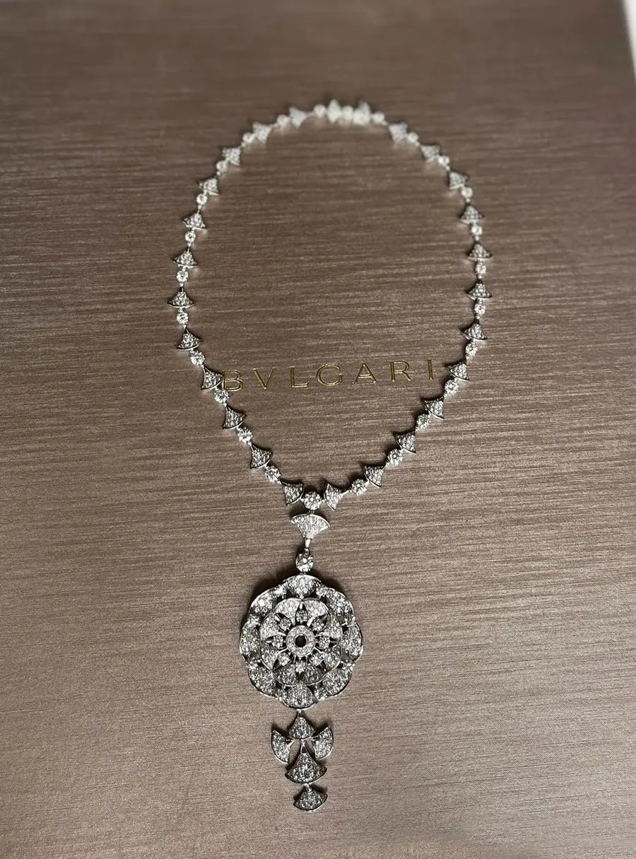 Bvlgari Divas' Dream 18k White Gold Diamond Women's Pendant Necklace