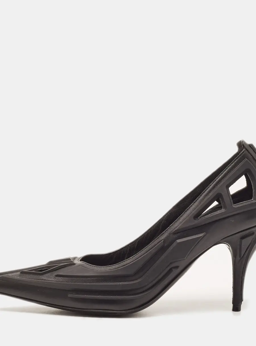 Balenciaga Size 37.5 Black Leather And Rubber Cut Out Pointed Toe Pumps