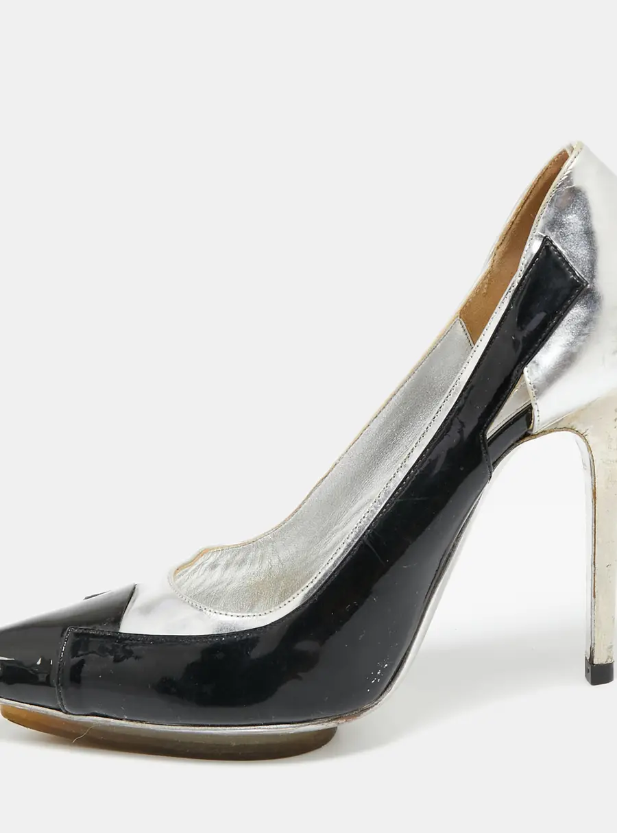 Balenciaga Silver/Black Patent And Leather Pointed Toe Pumps Size 38.5