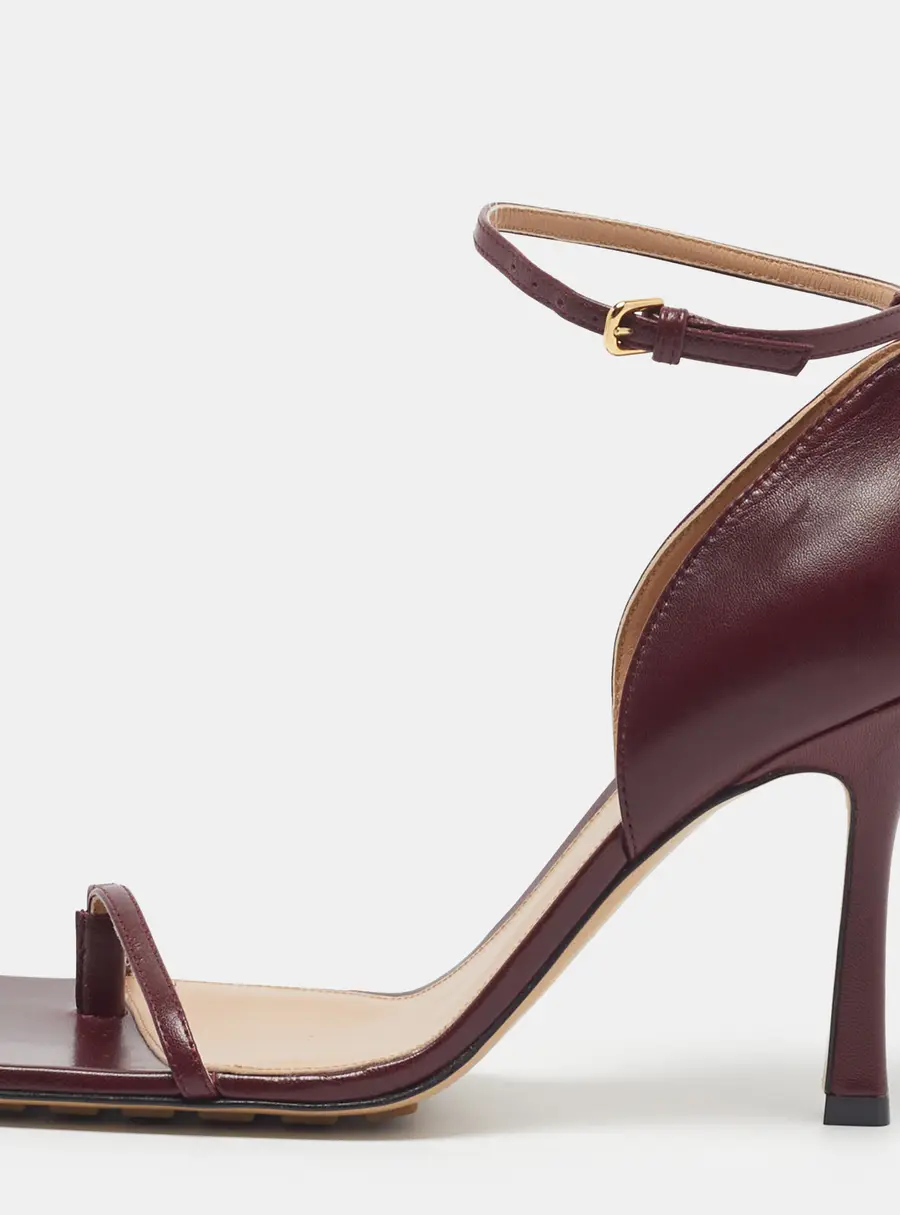 Bottega Veneta Stretch Size 38 Burgundy Leather Ankle Strap Sandals