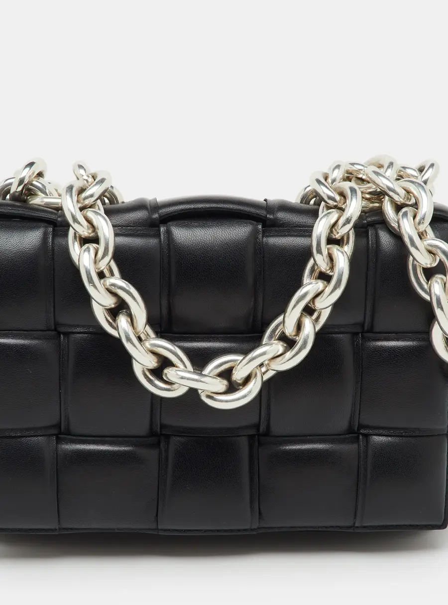 Bottega Veneta Cassette Chain Medium Black Leather Shoulder Bags