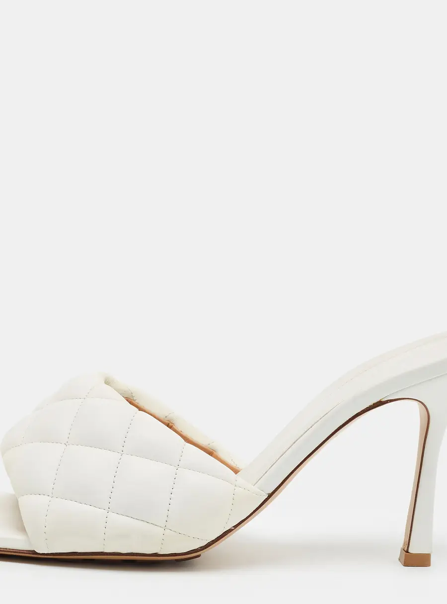 Bottega Veneta Lido Size 40.5 White Quilted Leather Slide Sandals