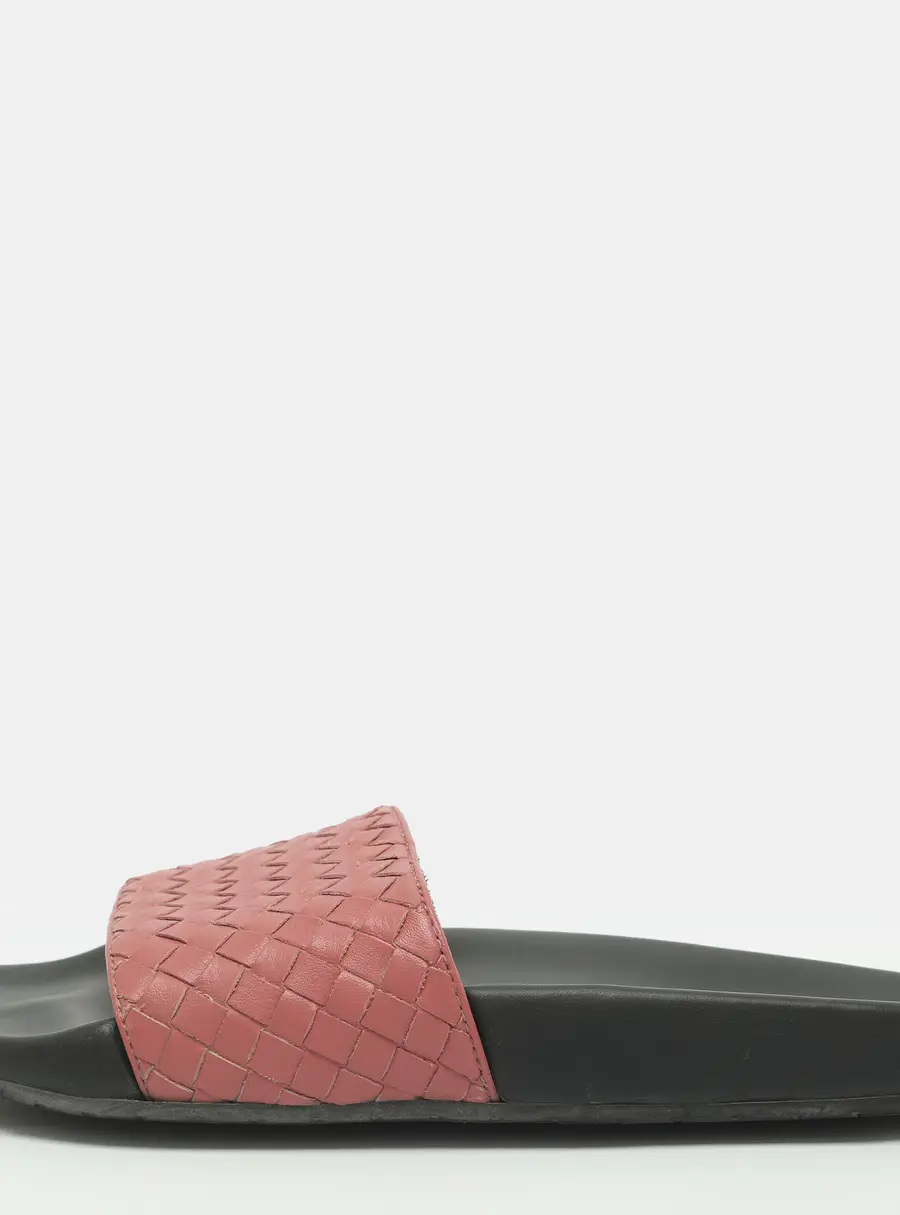 Bottega Veneta Size 39 Pink Intrecciato Leather Flat Slides