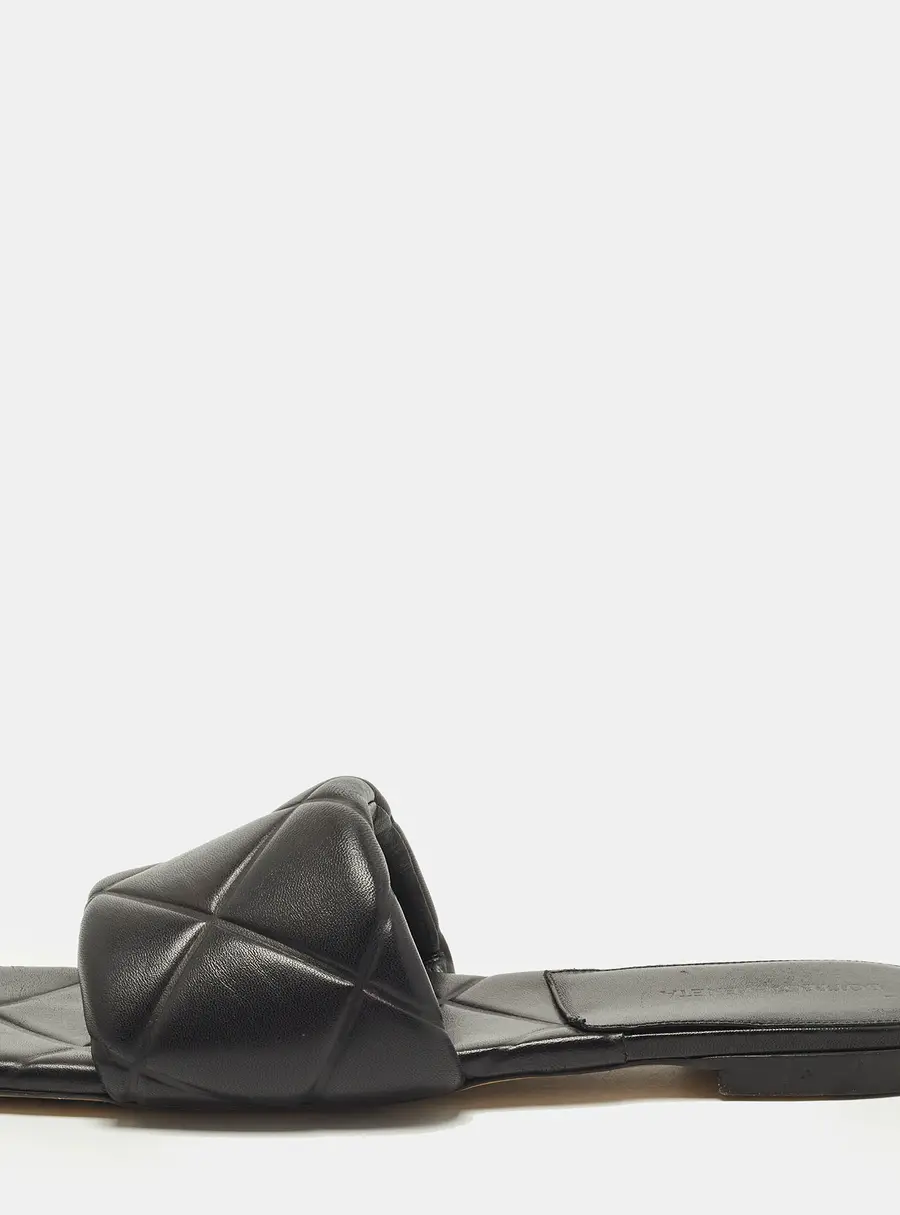 Bottega Veneta Lido Size 40 Black Quilted Leather Flat Sandals