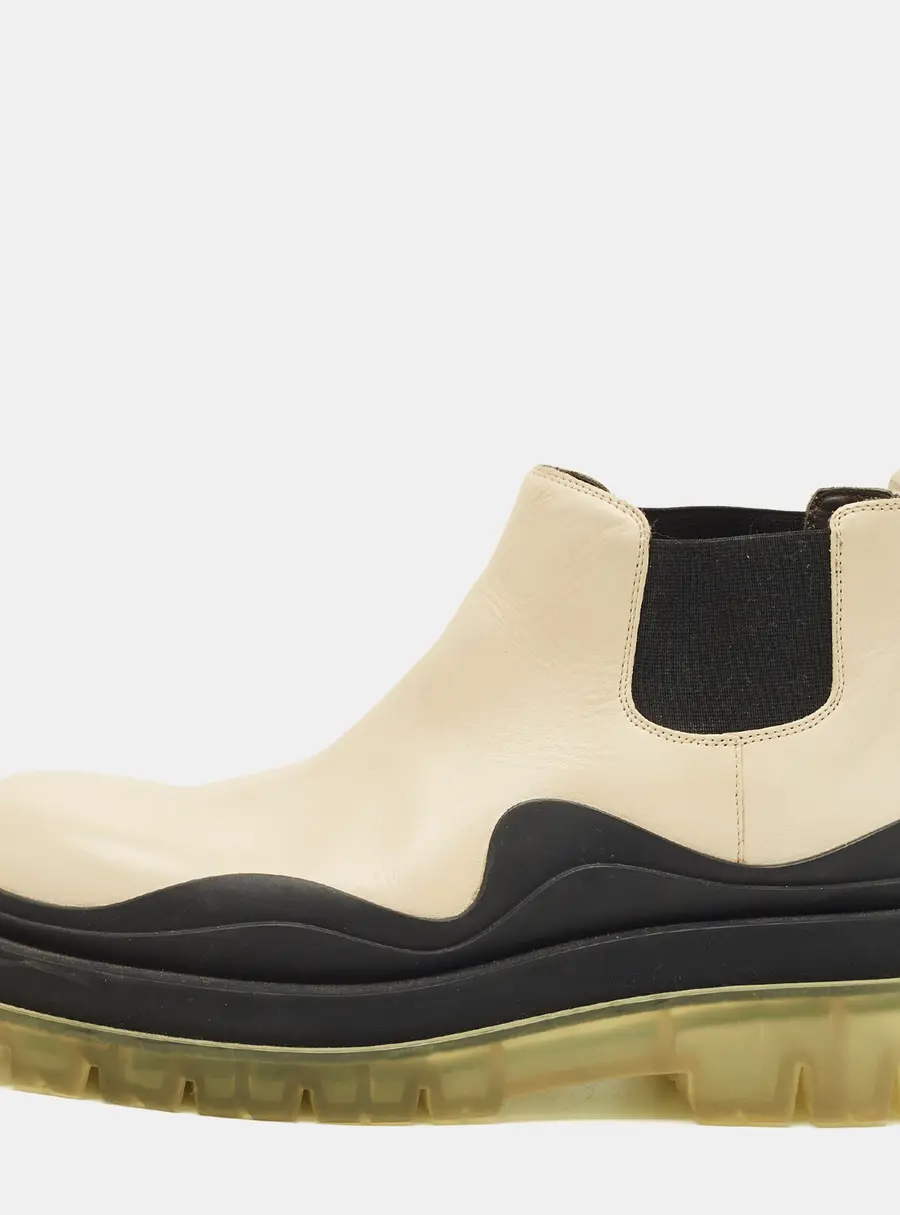 Bottega Veneta Size 39 Cream Leather Chelsea Boots