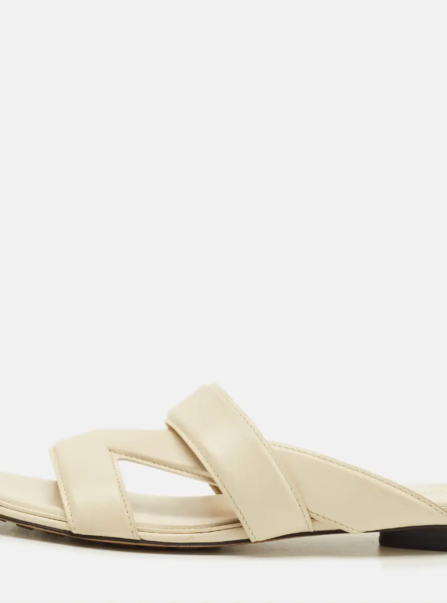 Bottega Veneta The band Size 39 Cream Leather Flat Slides