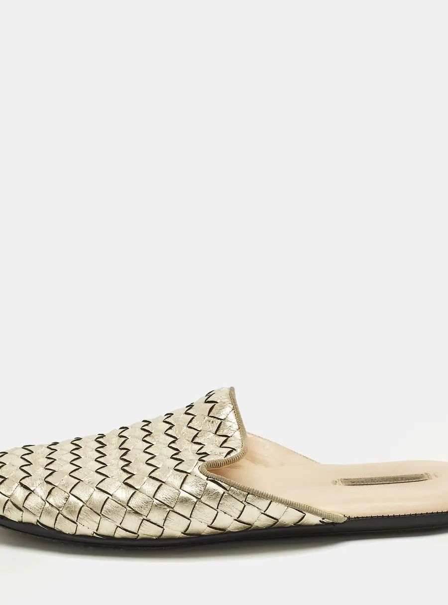 Bottega Veneta Fiandra Size 36 Metallic Gold Woven Leather Flat Mules