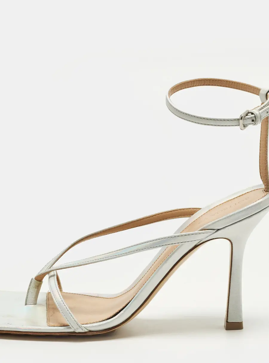Bottega Veneta Stretch Size 39 Silver Iridescent Leather Ankle Strap Sandals