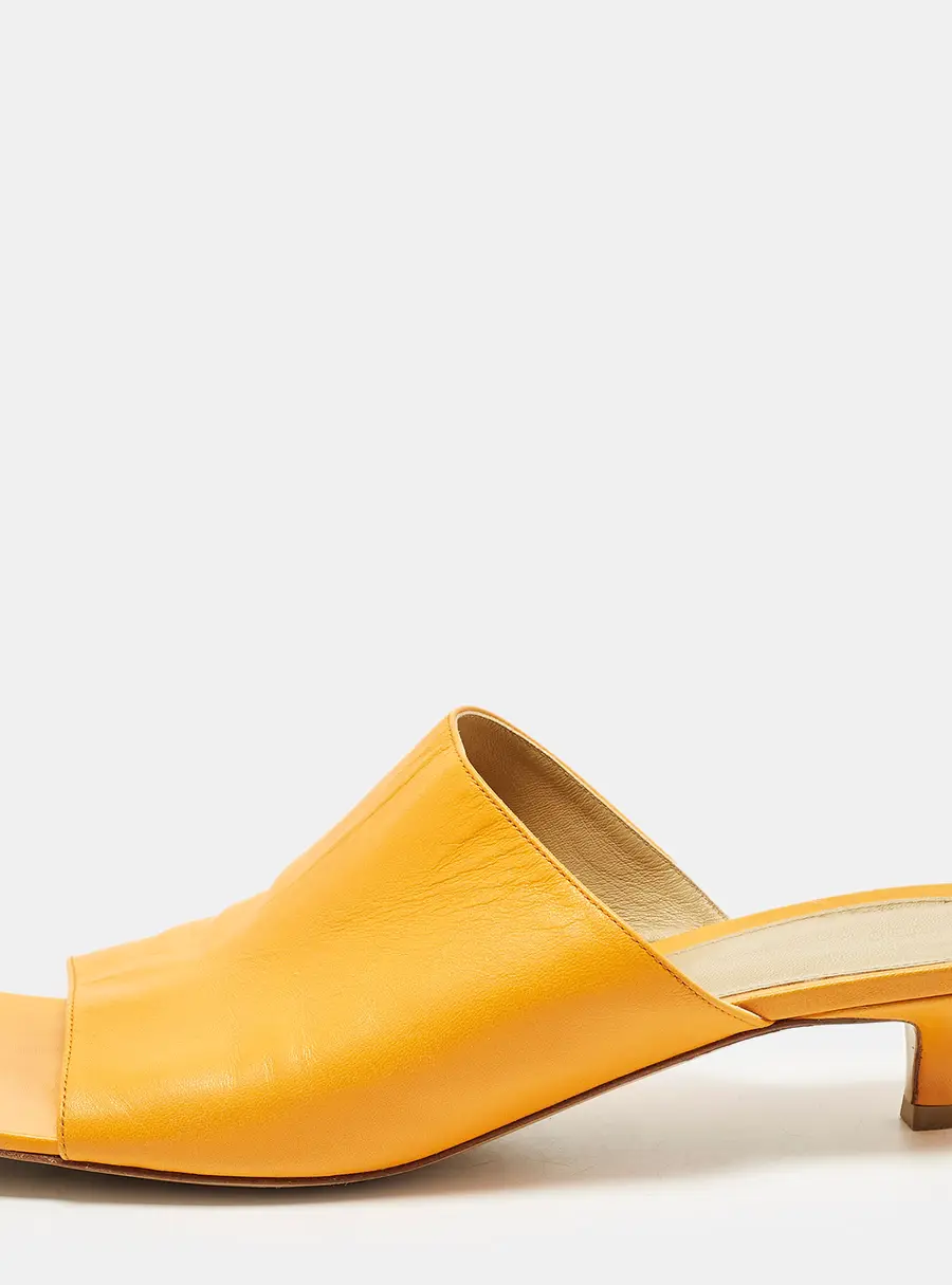 Bottega Veneta Stretch Size 40 Orange Leather Slide Sandals