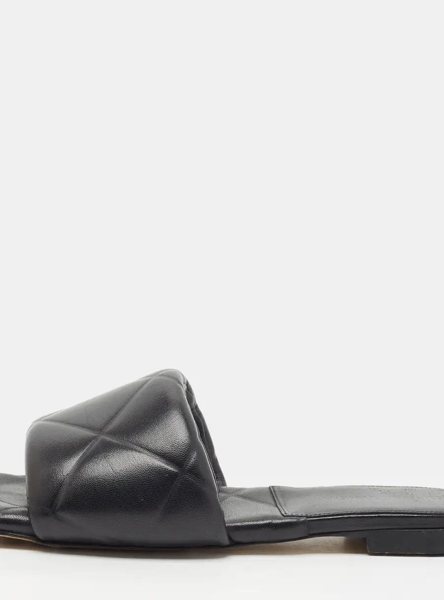 Bottega Veneta Lido Size 37 Black Leather Flat Slides