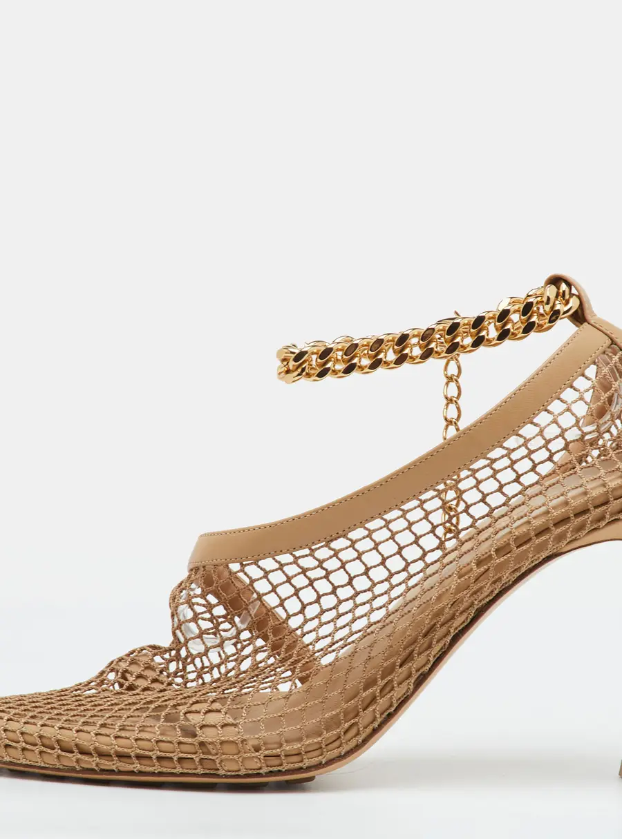 Bottega Veneta Size 39 Beige Leather and Stretch Mesh Chain Pumps
