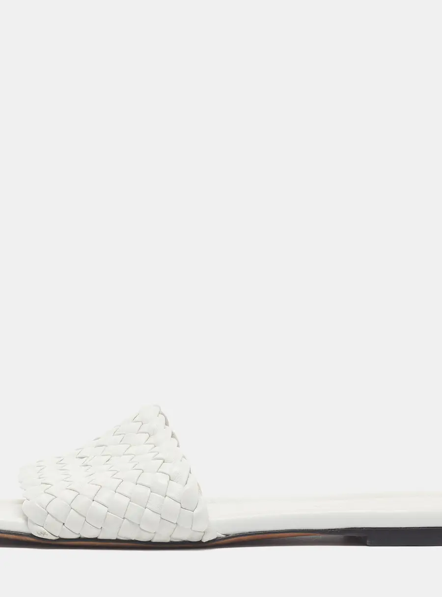 Bottega Veneta Size 38.5 White Woven Leather Flat Slide