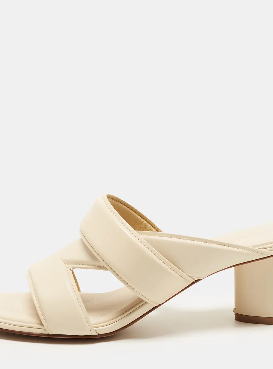 Bottega Veneta The Band Size 37.5 Cream Leather Block Heel Slide Sandals