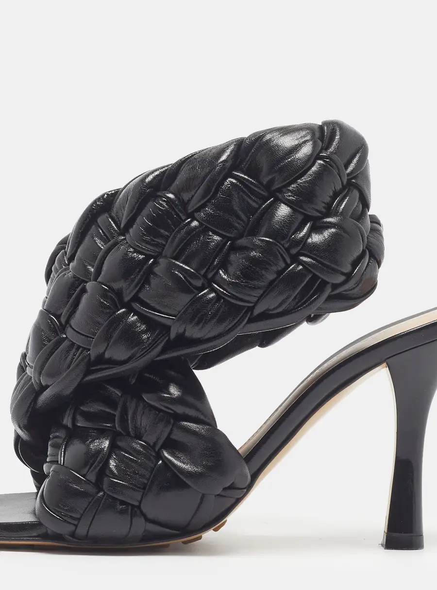Bottega Veneta Intrecciato Size 36.5 Black Intrecciato Leather Slide Sandals