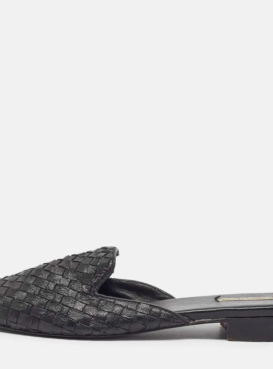 Bottega Veneta Fiandra Size 40 Black Woven Leather Mules