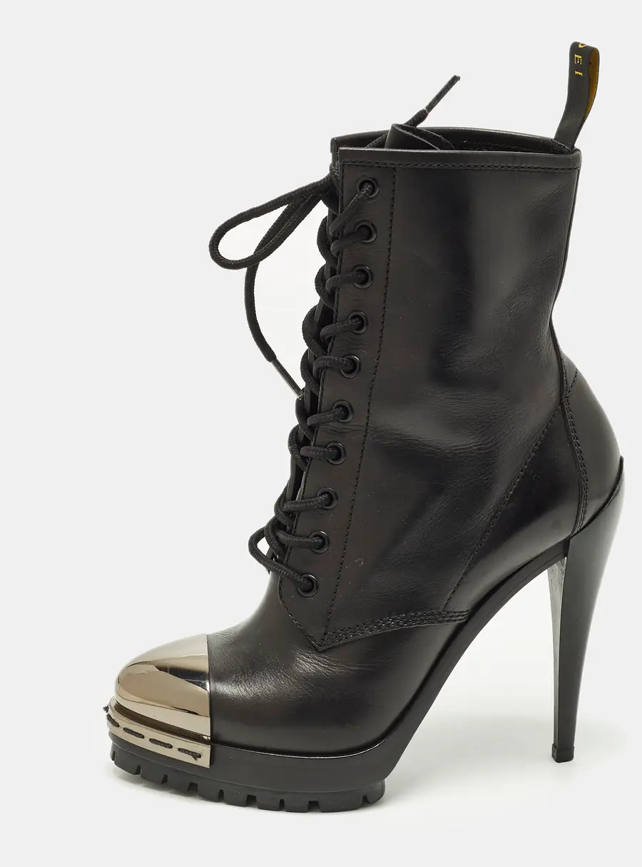 Casadei Size 38.5 Black Leather Ankle Length Boots