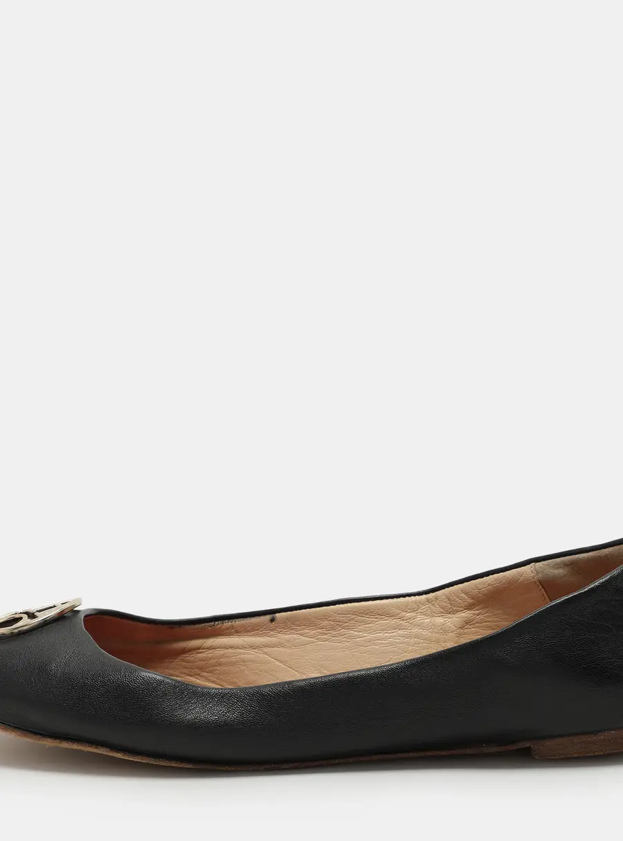 CH Carolina Herrera Black Leather Logo Embellished Ballet Flats Size 39