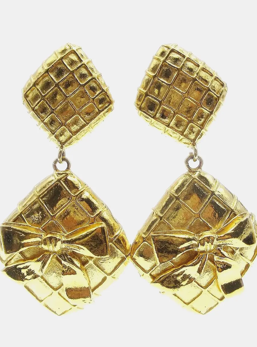 Chanel Quilted Bow Dangle Gold Plated Women's Clip -On Earrings