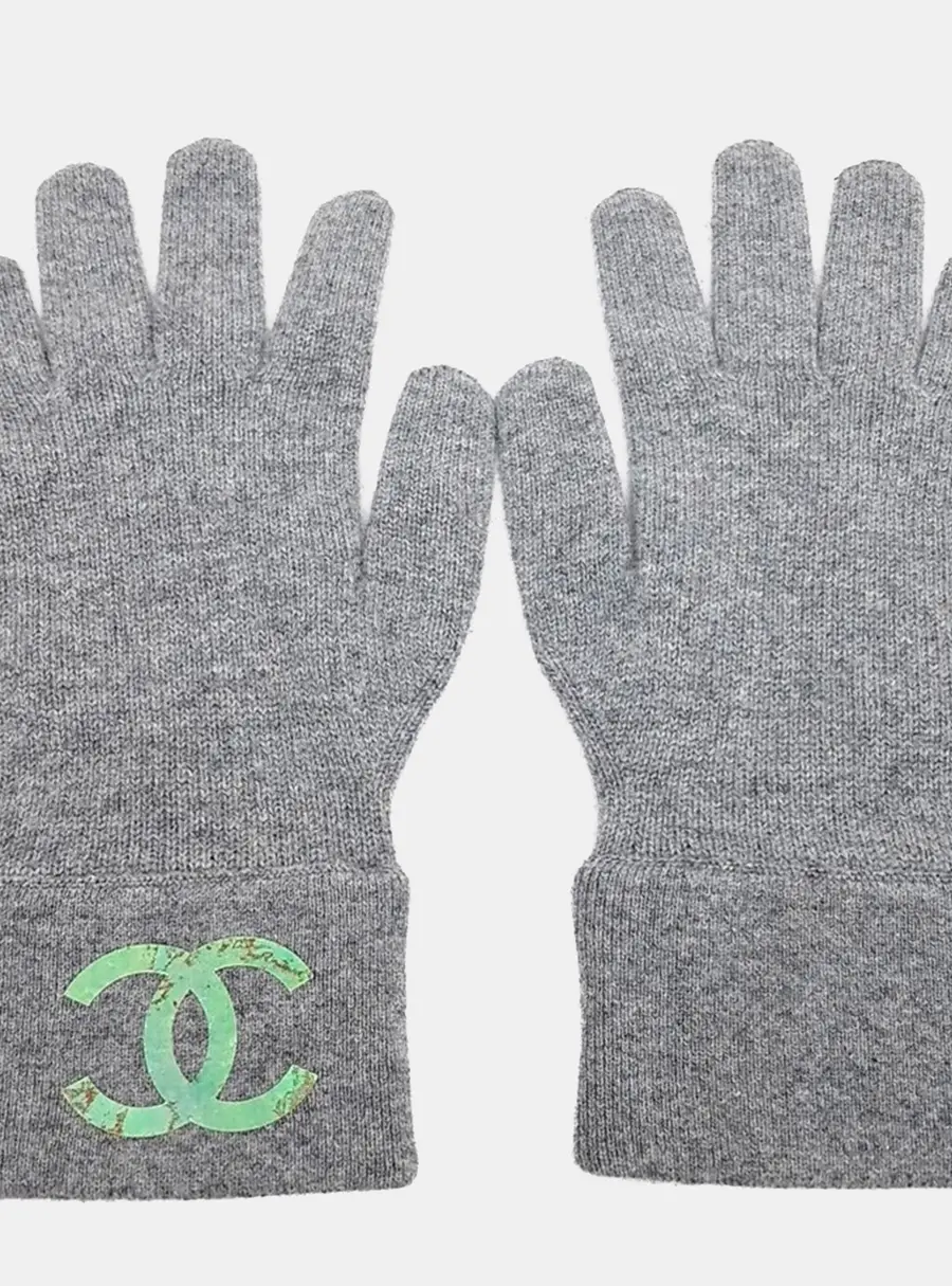 Chanel cashmere grey gloves
