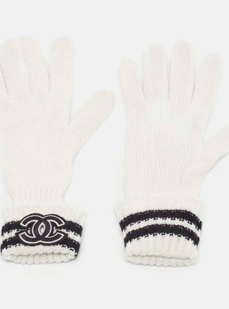Chanel White Wool Rib Knit CC Gloves