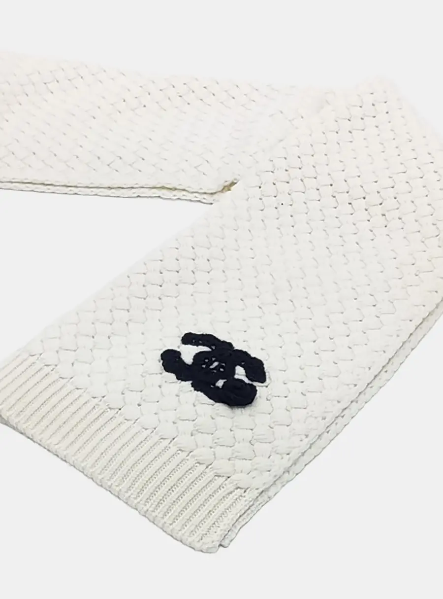 Chanel White cashmere scarf