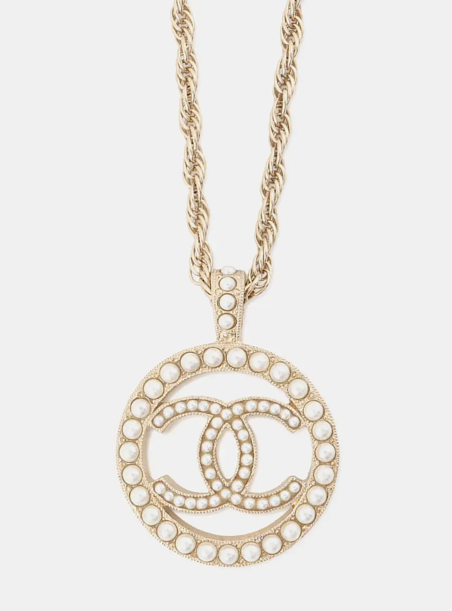 Chanel Cc Logo Circle Necklace Gold Plated Faux Pearl