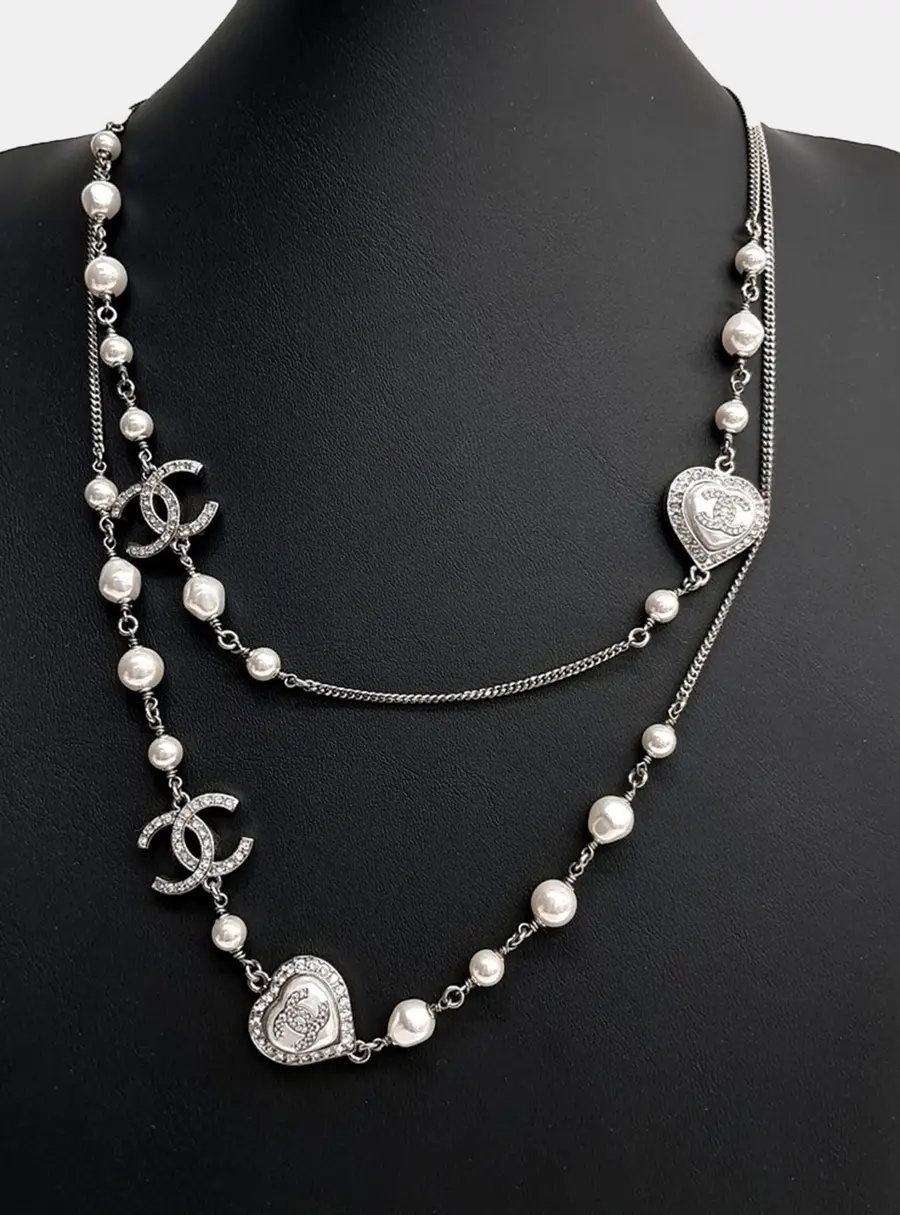 Chanel metal necklace