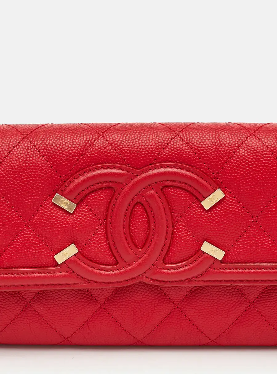 Chanel CC Filigree Red Quilted Caviar Leather Compact Wallet