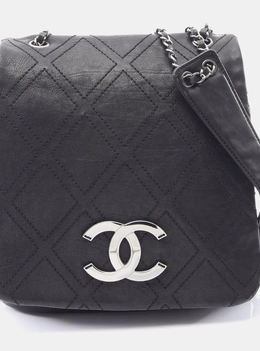 Chanel Diamond Stitch Black Leather Shoulder Bag