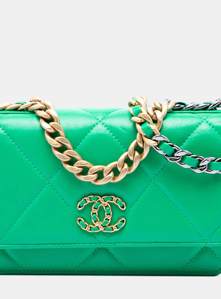 Chanel 19 Wallet on Chain Green Quilted Lambskin Leather Bag