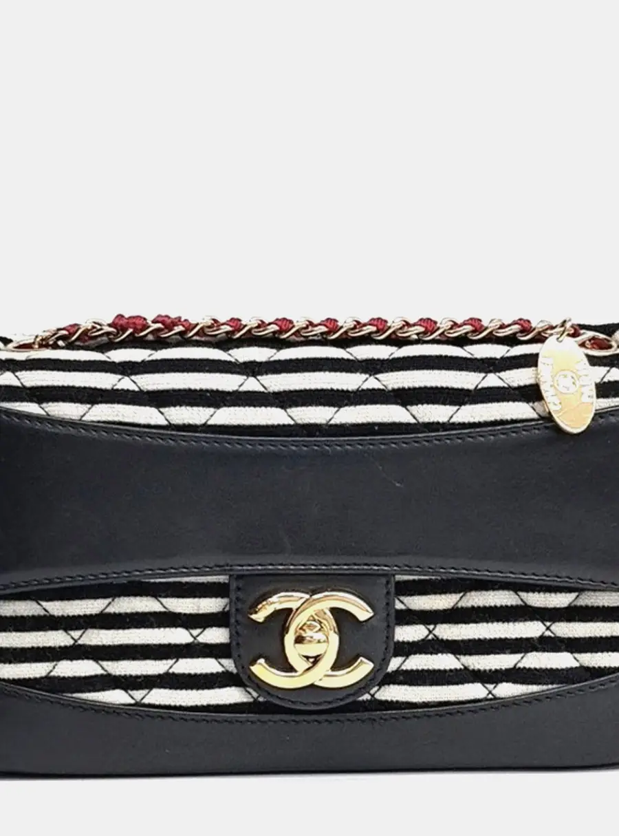 Chanel Black White Fabric Shoulder bag