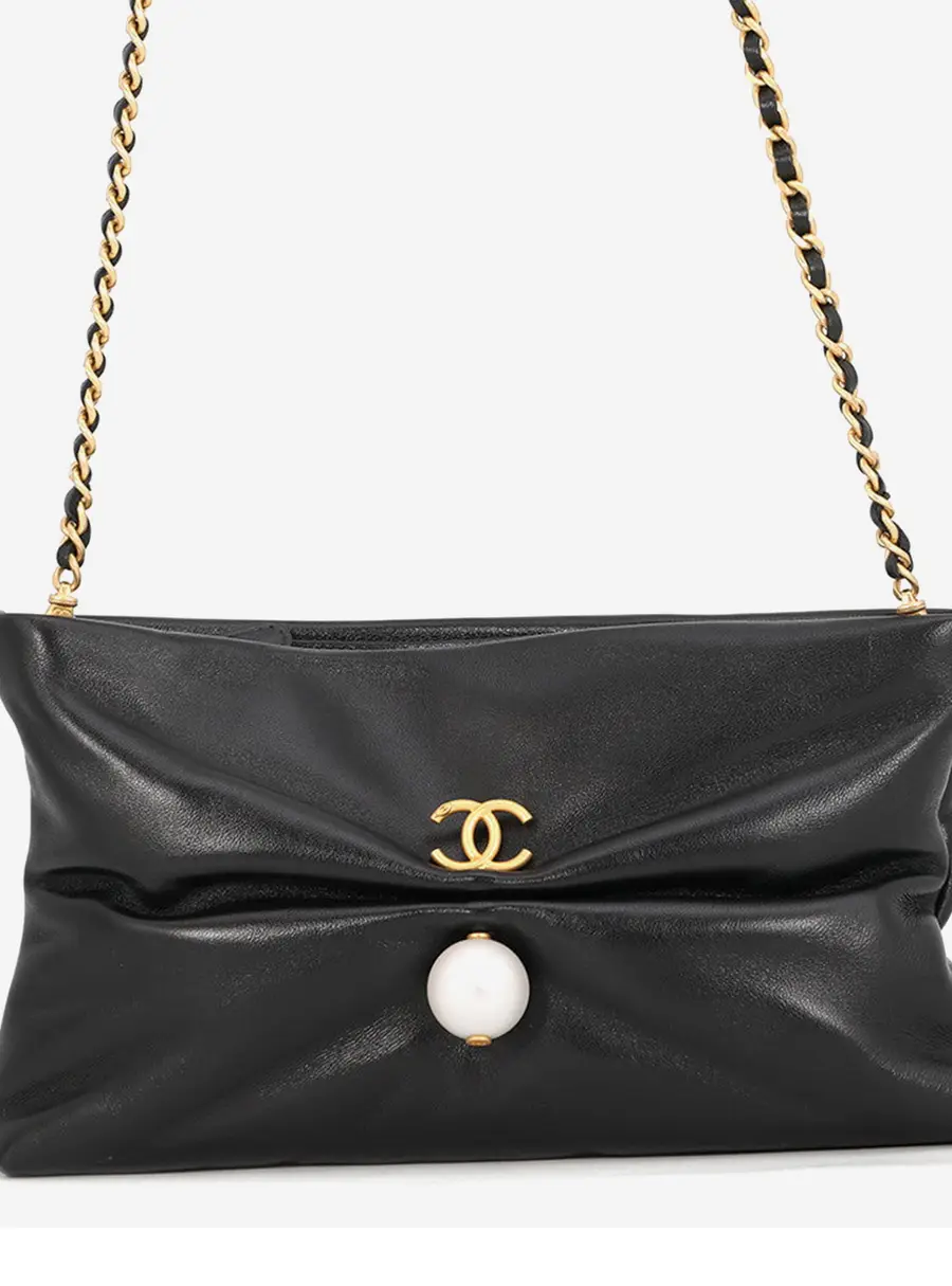 Chanel Cc Logo Pearl Chainclutch Bag Black Shiny Lambskin