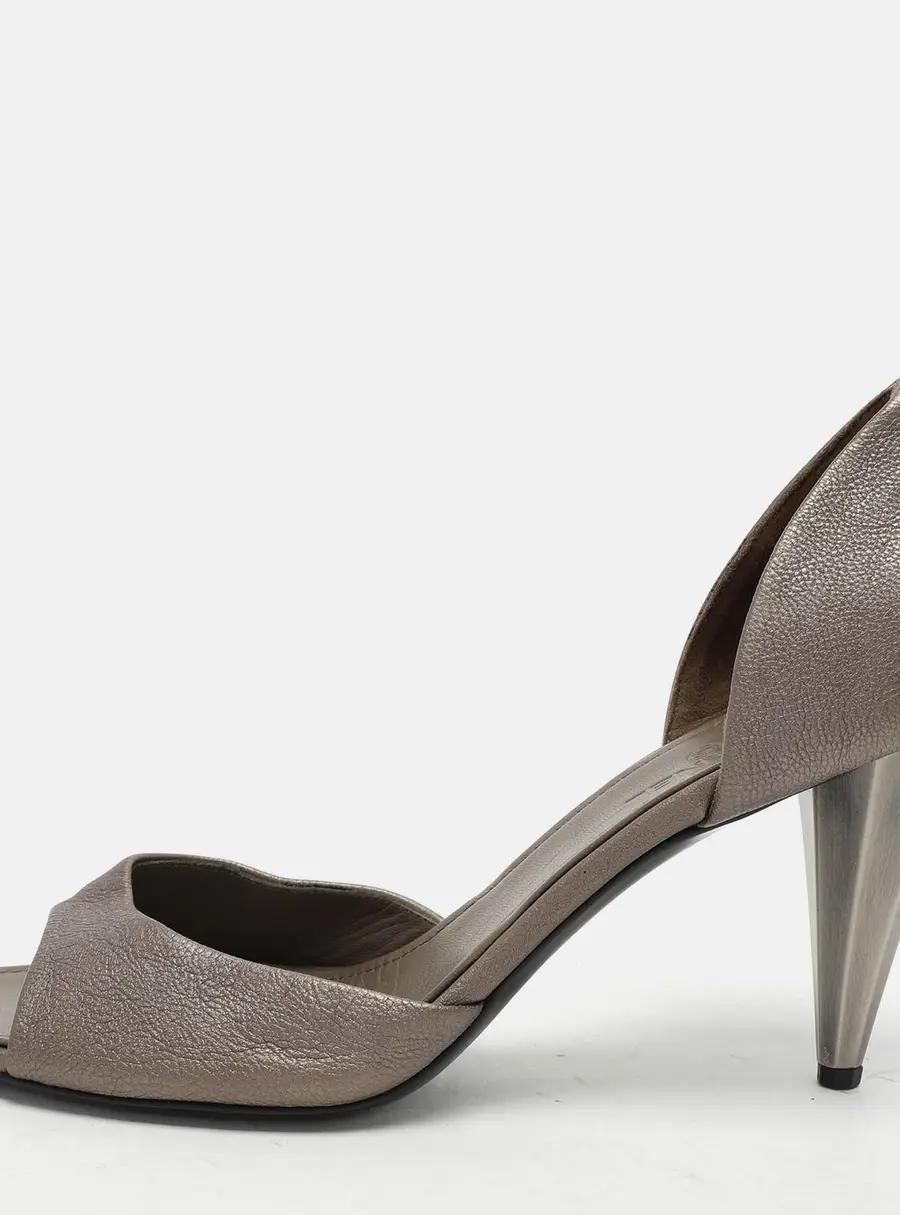 Chanel Grey Leather D'orsay Pumps Size 39