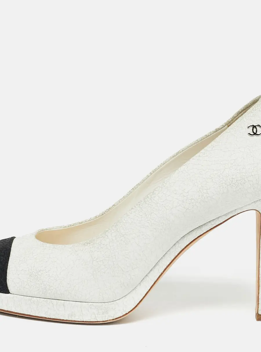 Chanel White/Black Nubuck Leather Platform Pumps Size 40.5