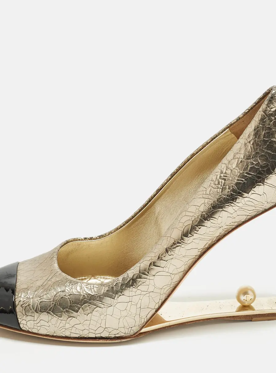 Chanel CC Size 39.5 Black/Gold Leather and Patent Leather Wedge Pumps