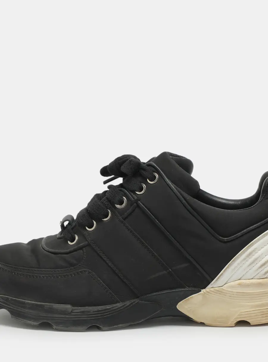 Chanel CC Size 38 Black/White Leather and Neoprene Low Top Sneakers
